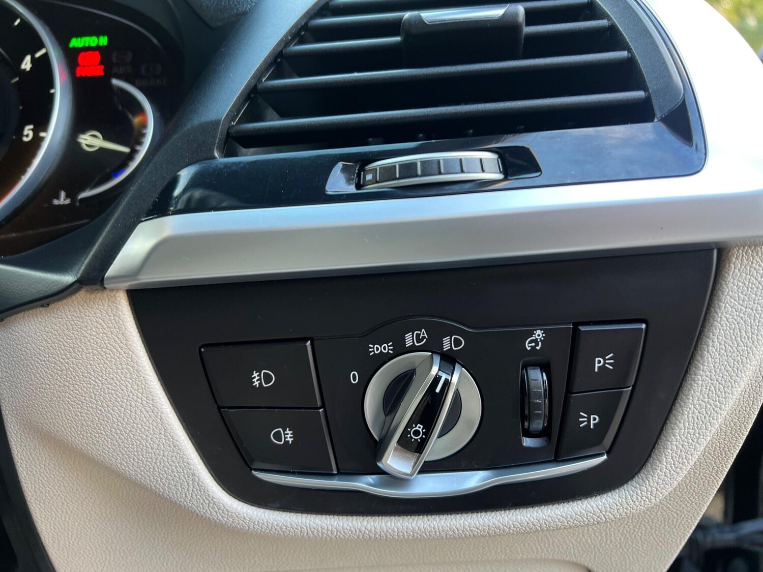 Used BMW X4 2018 for sale - 75729724: Photo 42