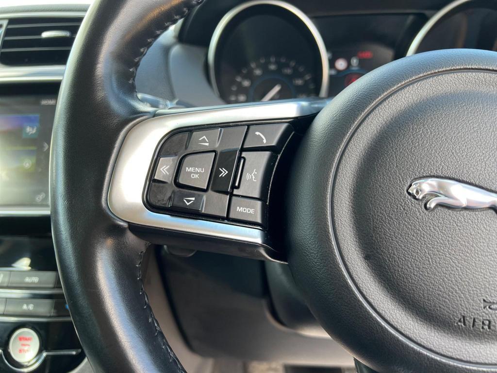 Used Jaguar F-Pace 2017 for sale - 76013309: Photo 21