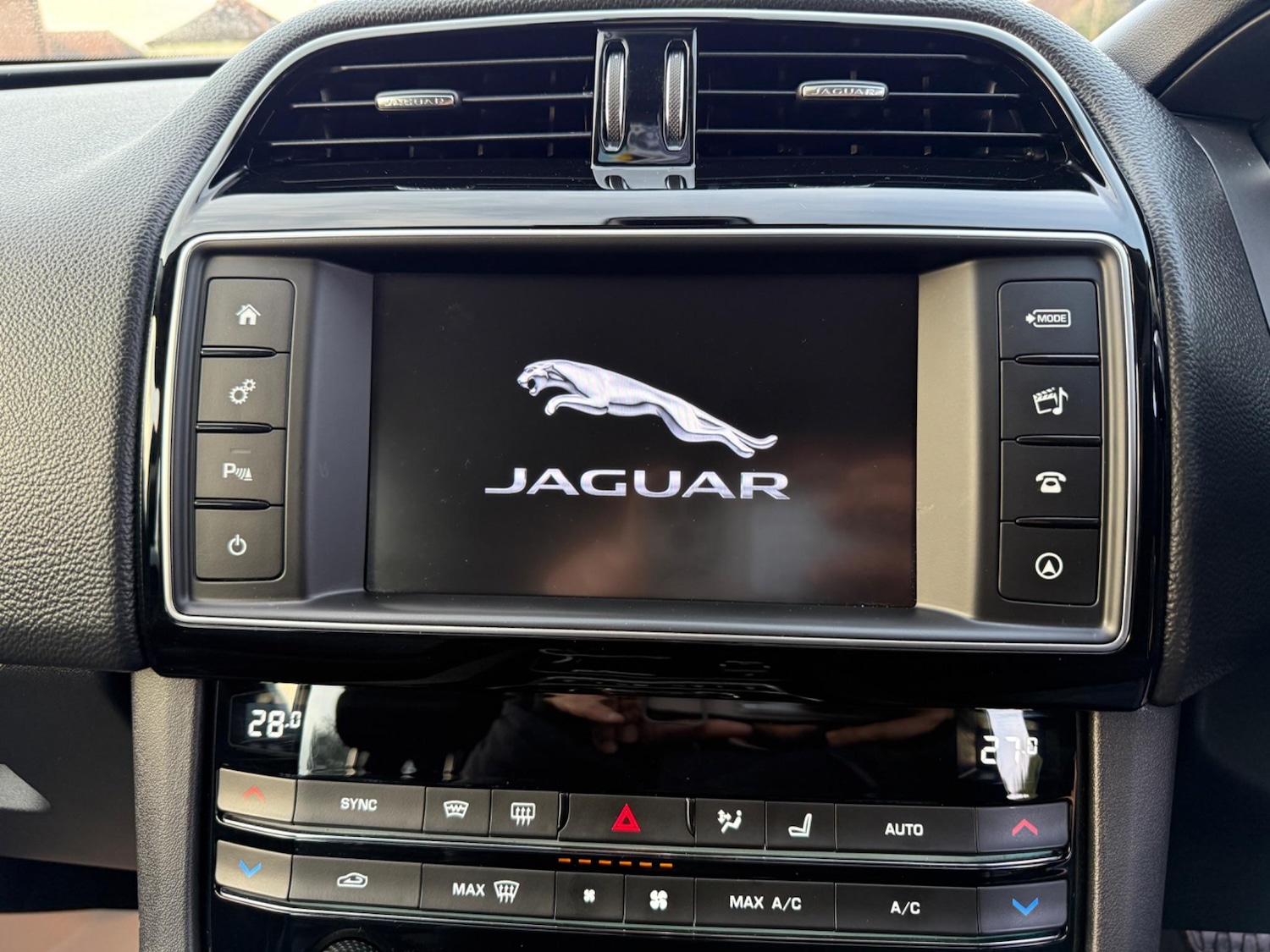 Used Jaguar F-Pace 2017 for sale - 76013309: Photo 24