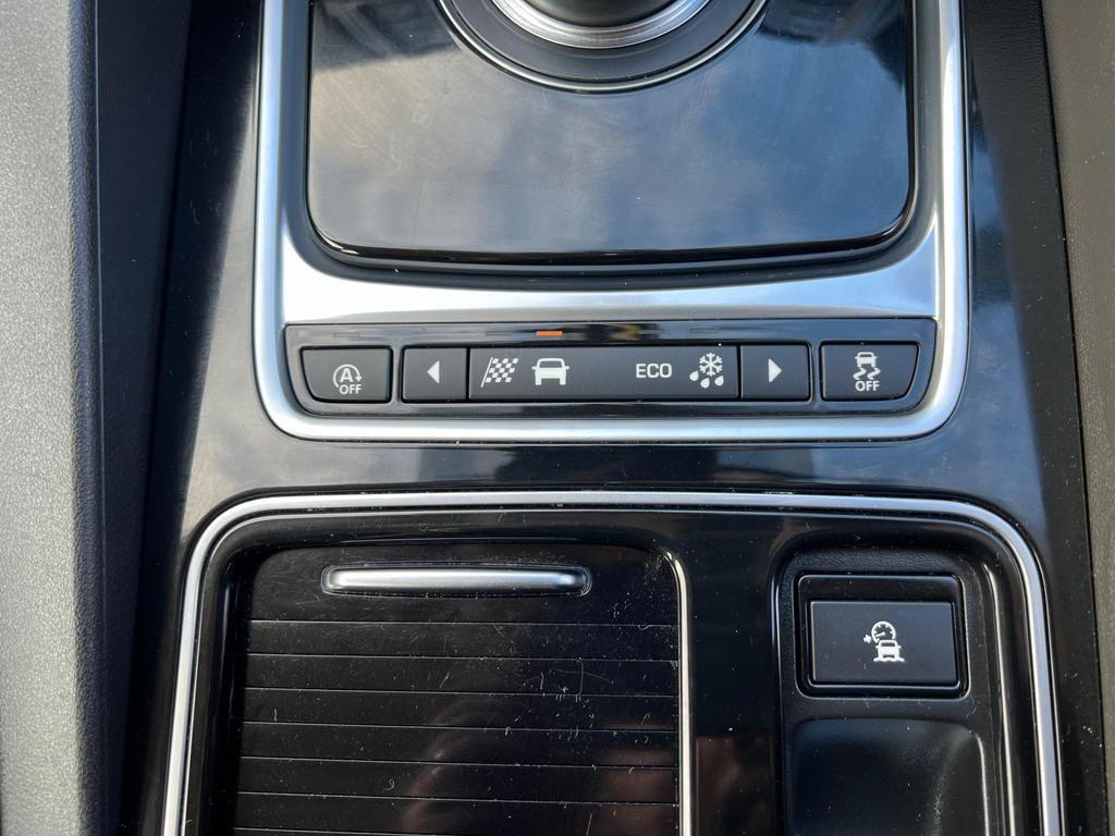 Used Jaguar F-Pace 2017 for sale - 76013309: Photo 32