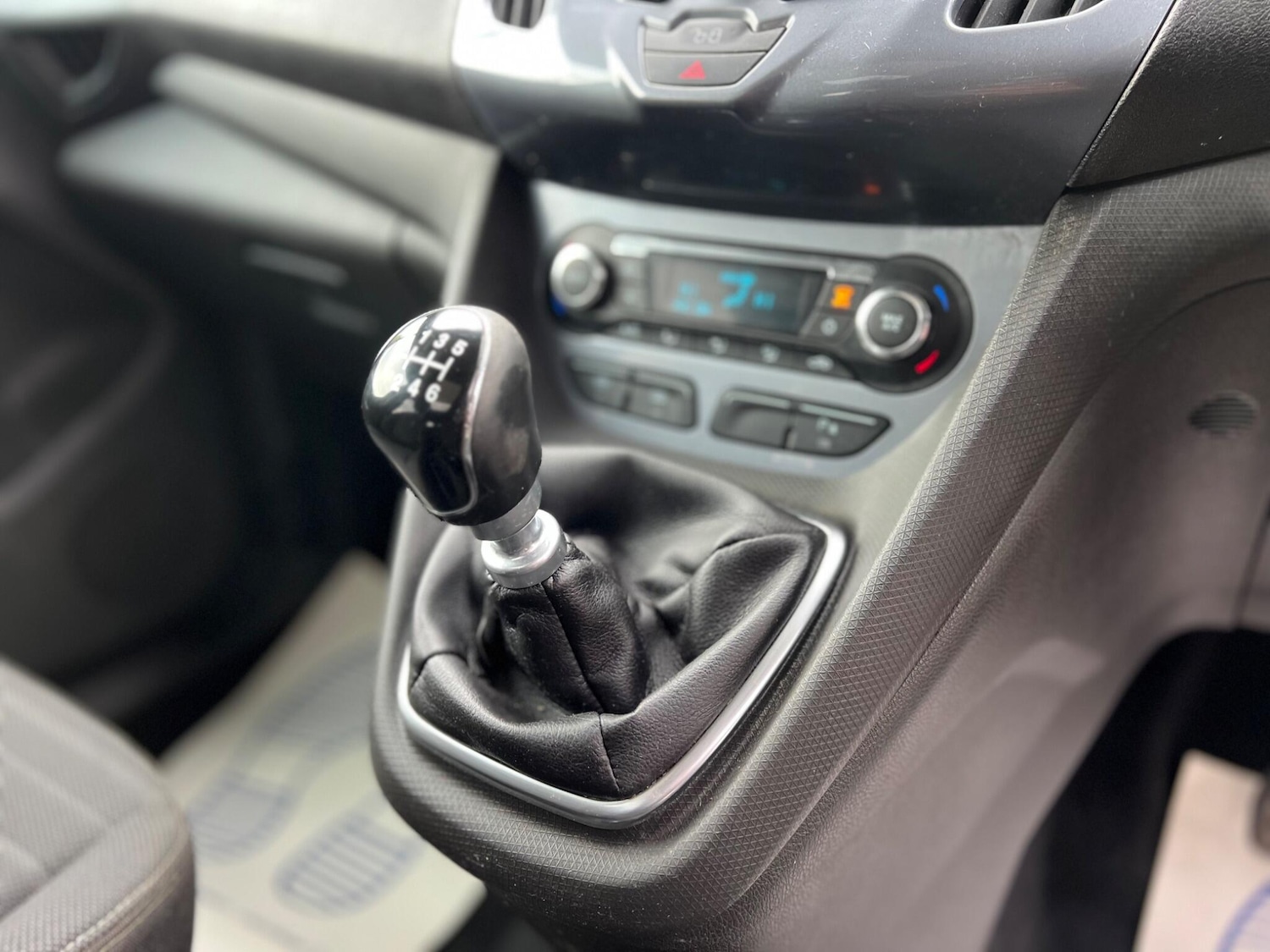 Used Ford Grand Tourneo Connect 2015 for sale - 77455336: Photo 14