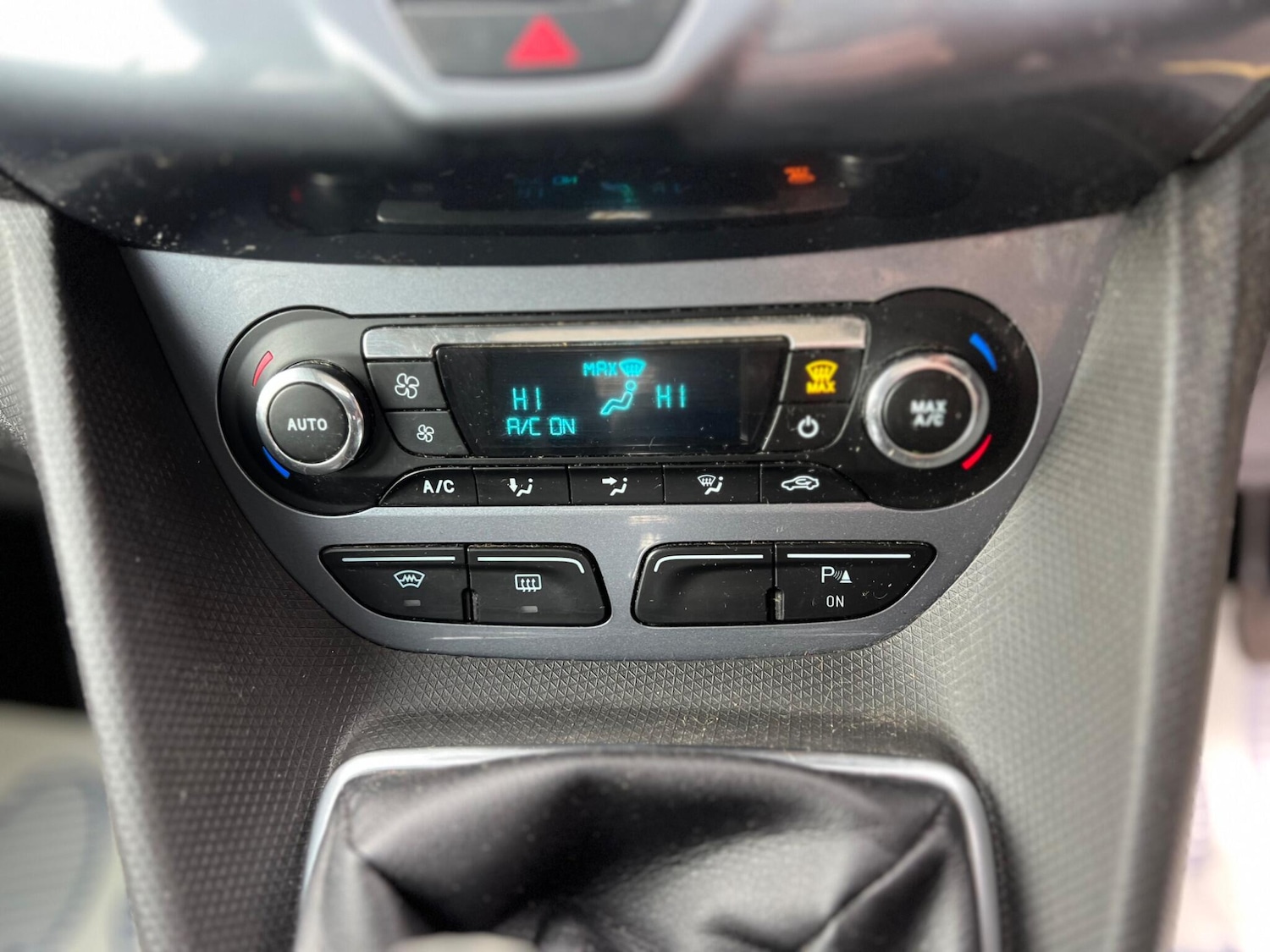 Used Ford Grand Tourneo Connect 2015 for sale - 77455336: Photo 27