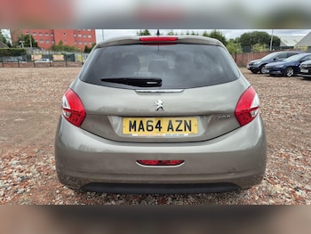Used Peugeot 208 2014 for sale - 75769455: Photo