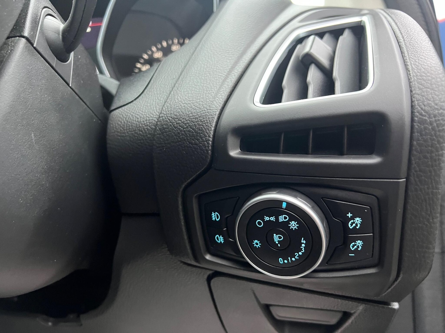 Used Ford Focus 2017 for sale - 76499020: Photo 13