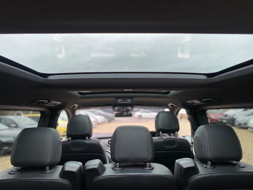 Used Mercedes-Benz V-Class 2019 for sale - 78073297: Photo 2