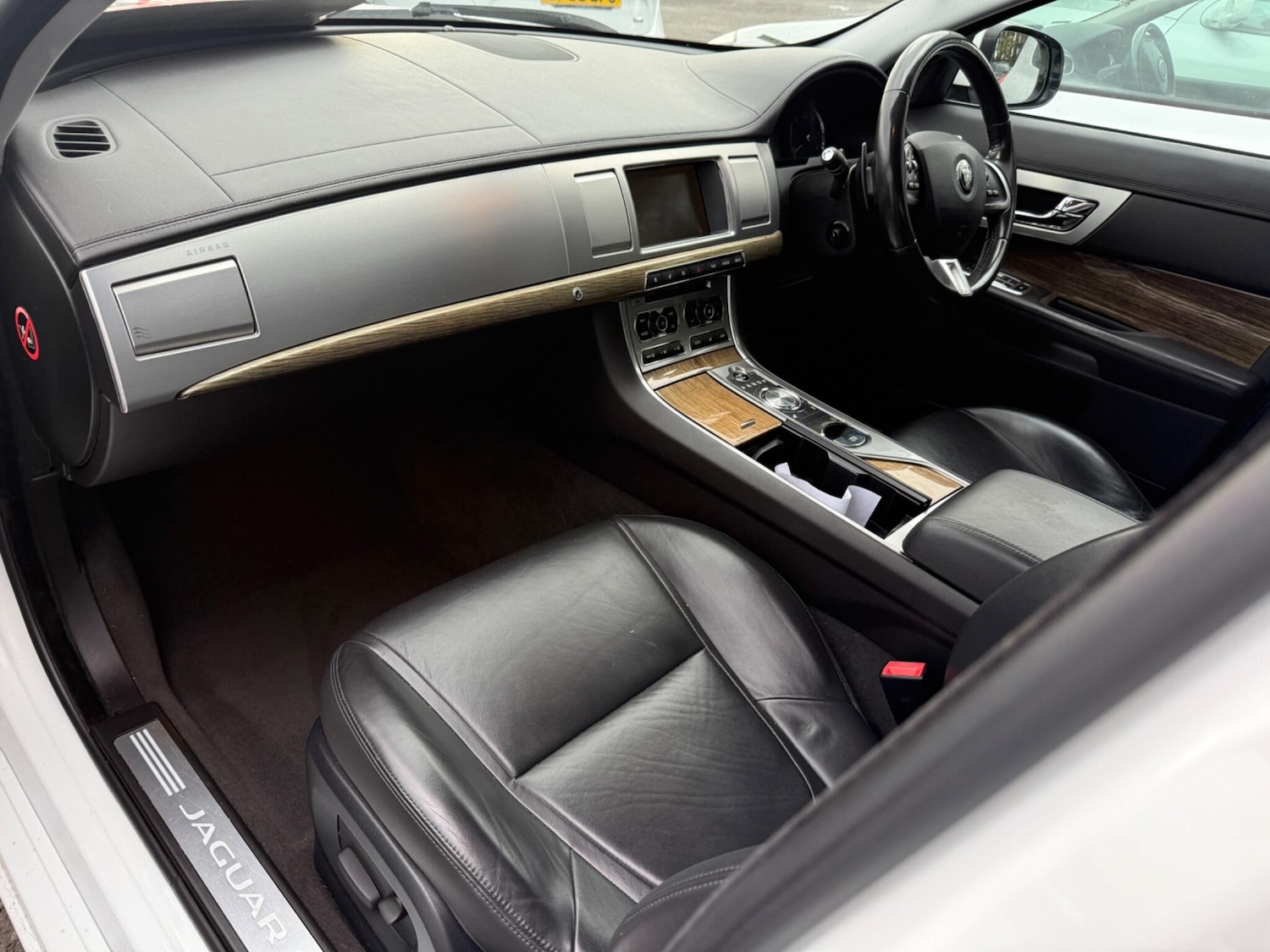 Used Jaguar XF 2015 for sale - 76993190: Photo 8