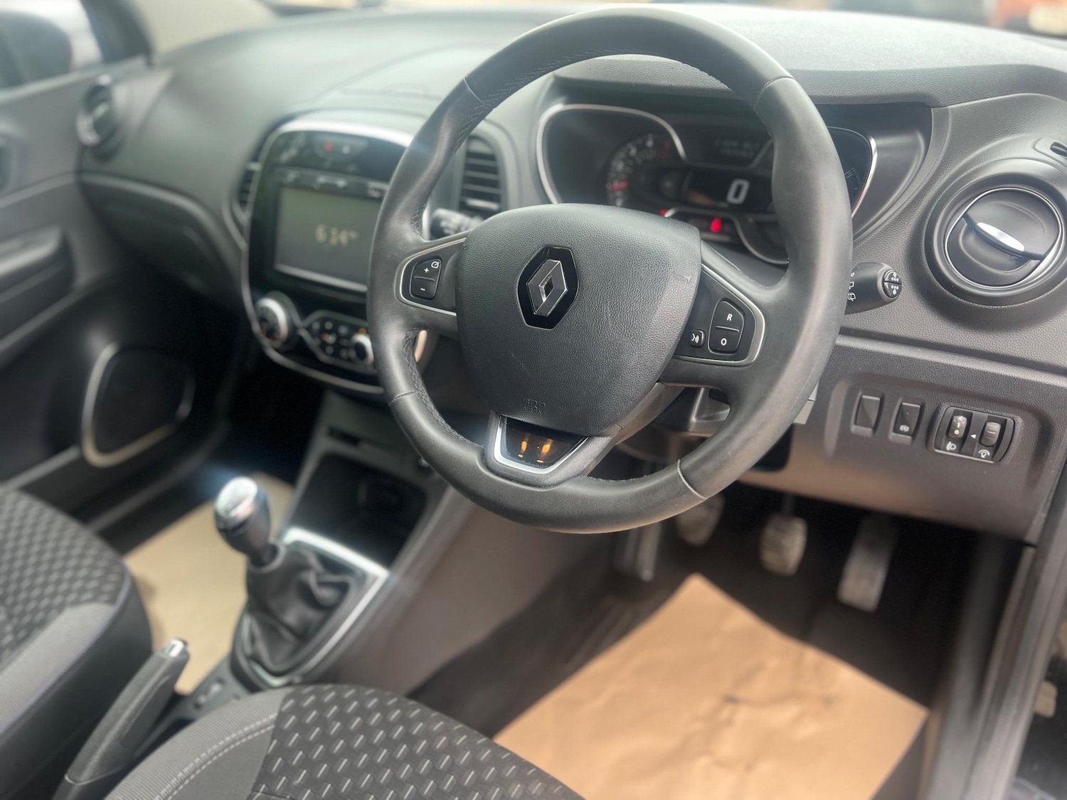 Used Renault Captur 2018 for sale - 76991328: Photo 20