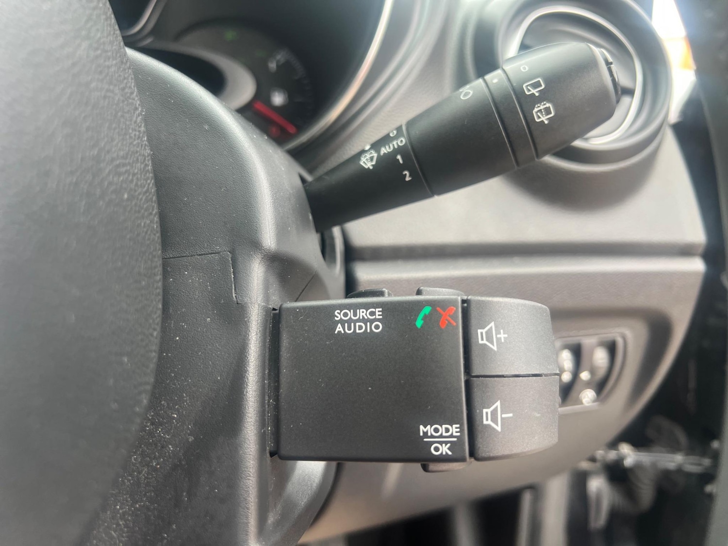 Used Renault Captur 2018 for sale - 76991328: Photo 28