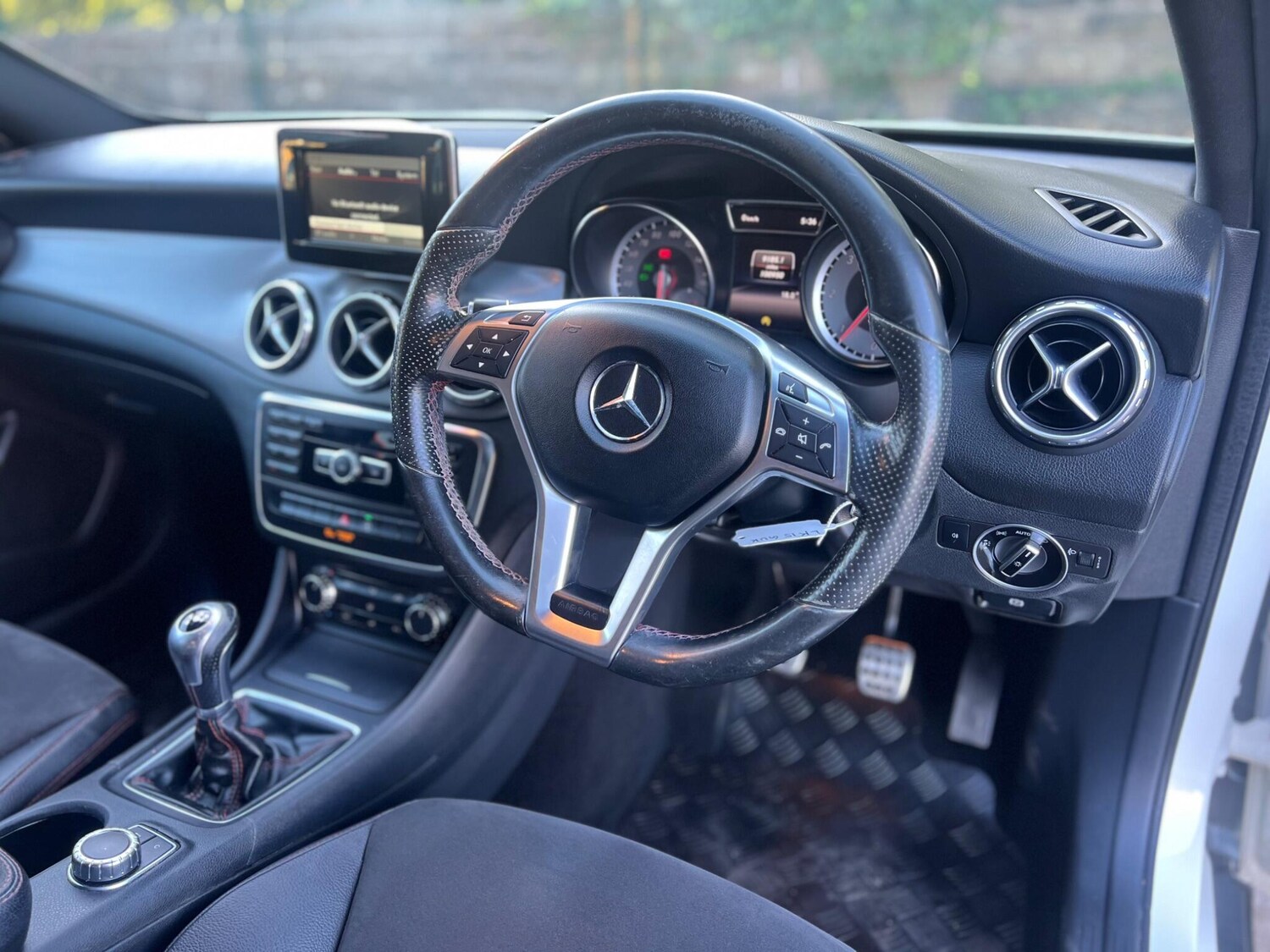 Used Mercedes-Benz GLA 2015 for sale - 76072628: Photo 33