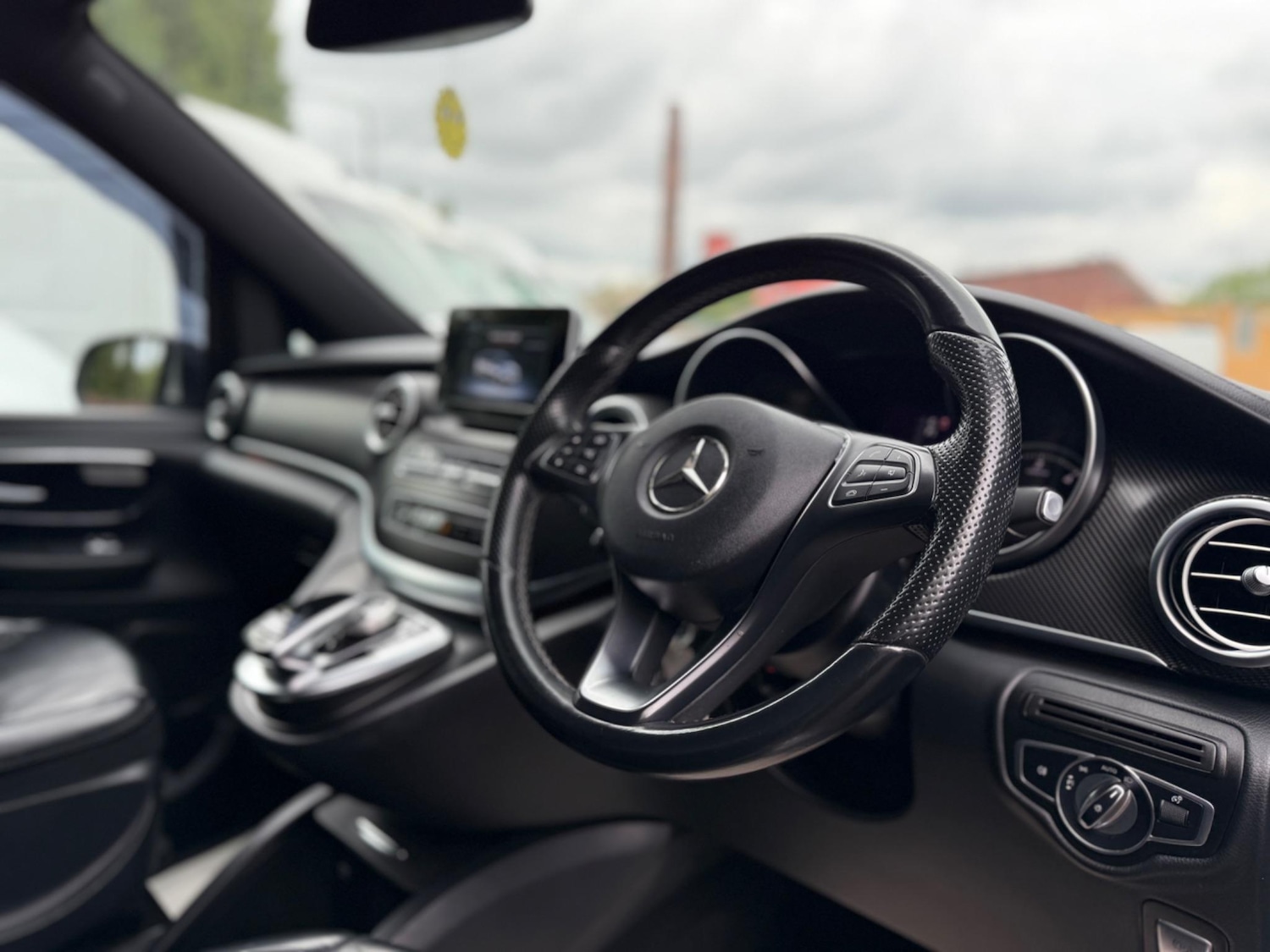 Used Mercedes-Benz V-Class for sale - 76987880: Photo 3