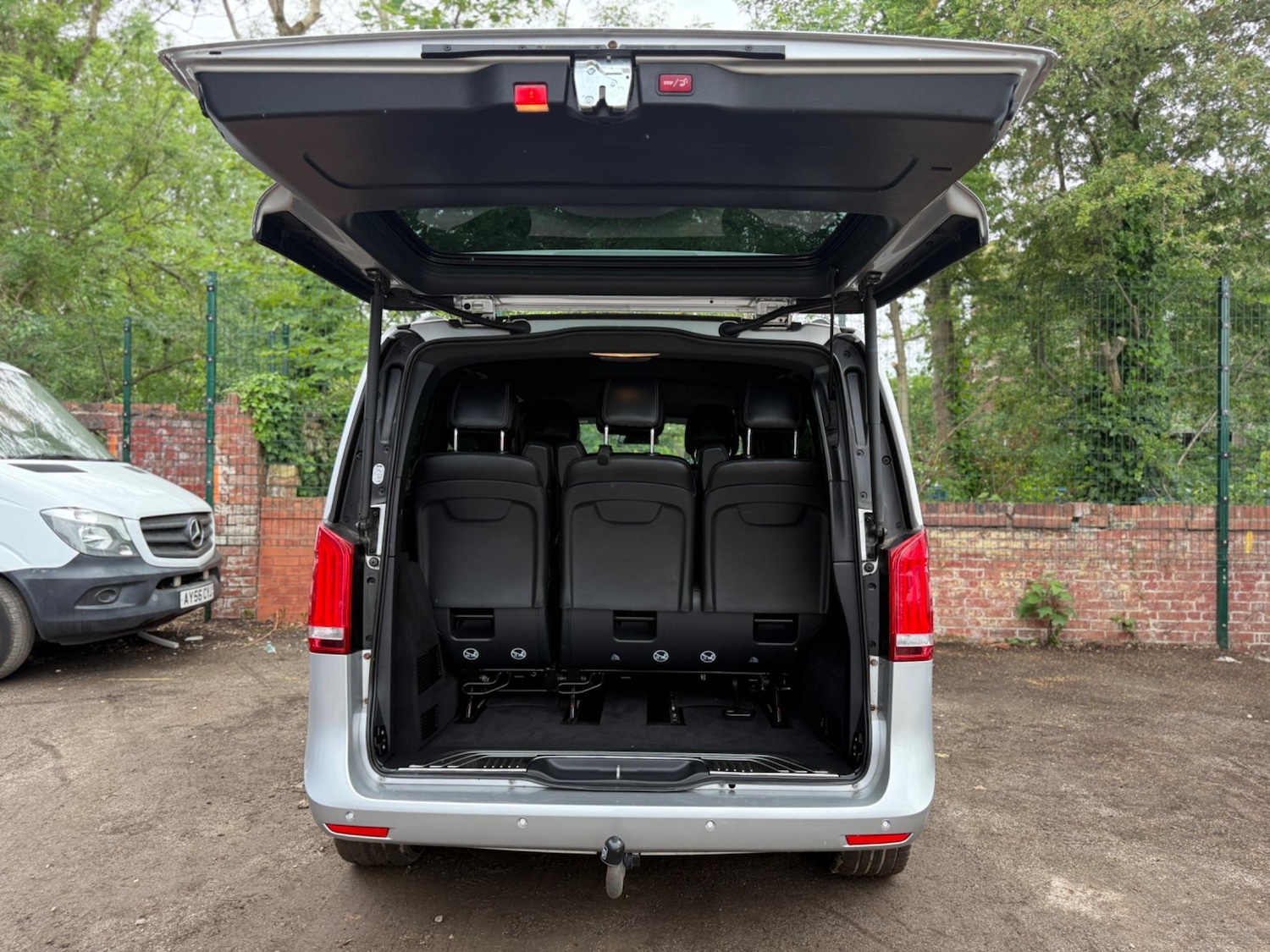 Used Mercedes-Benz V-Class for sale - 76987880: Photo 9