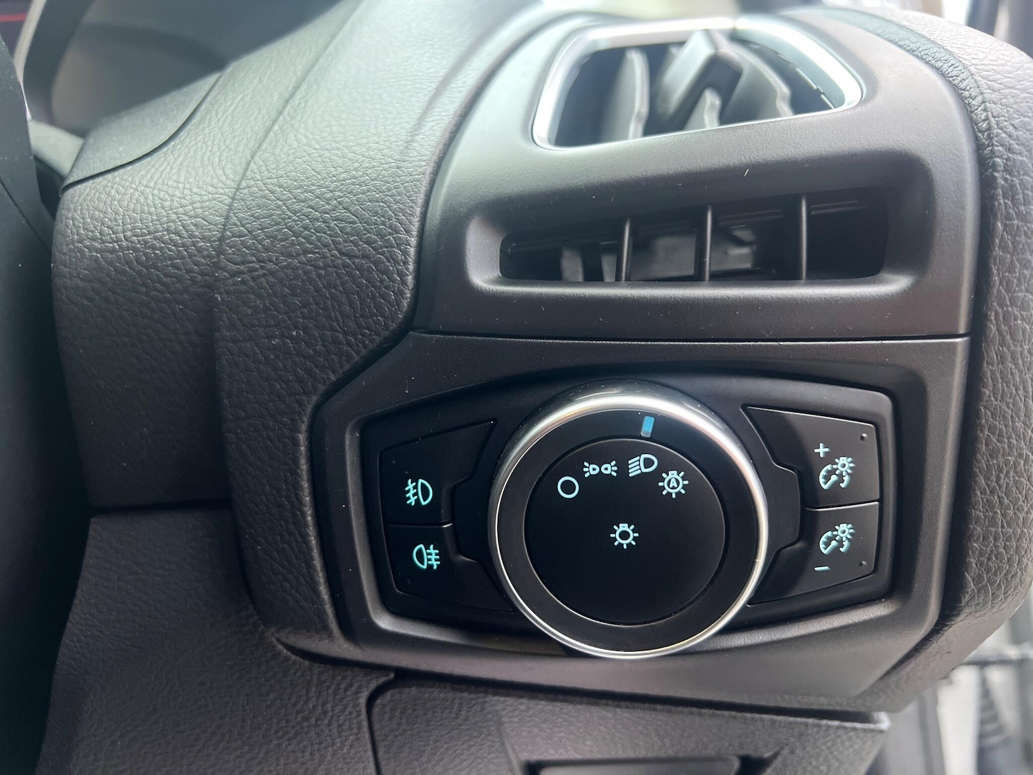 Used Ford Focus 2017 for sale - 76964604: Photo 17