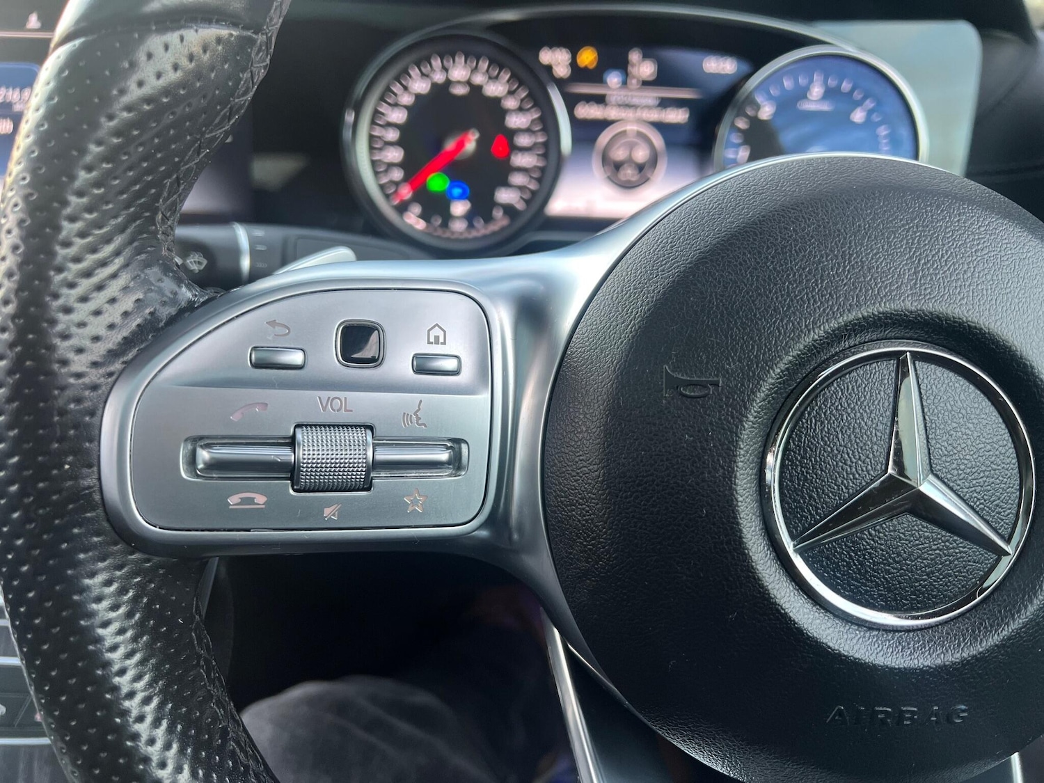 Used Mercedes-Benz E Class 2018 for sale - 76913865: Photo 21