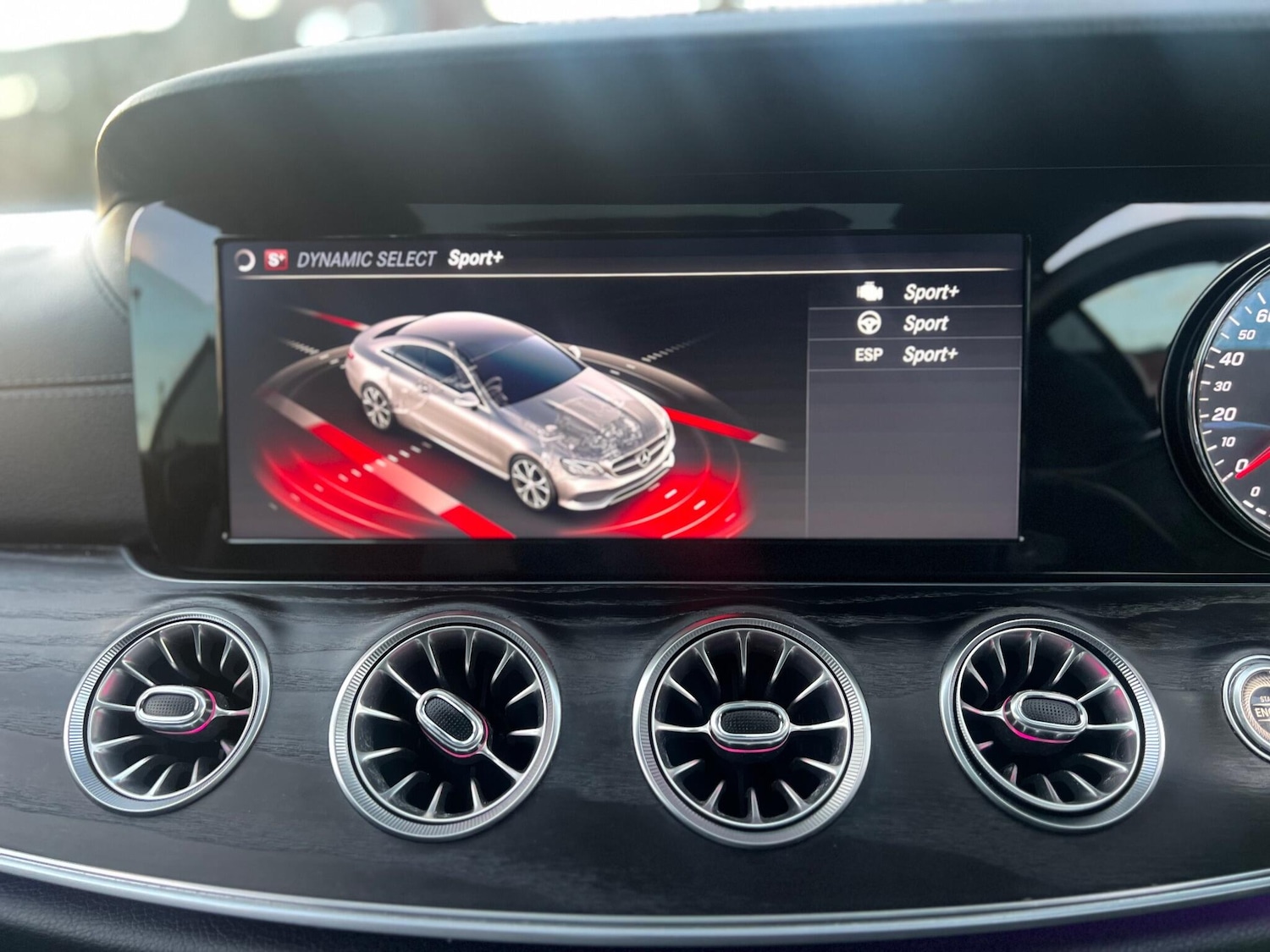 Used Mercedes-Benz E Class 2018 for sale - 76913865: Photo 31