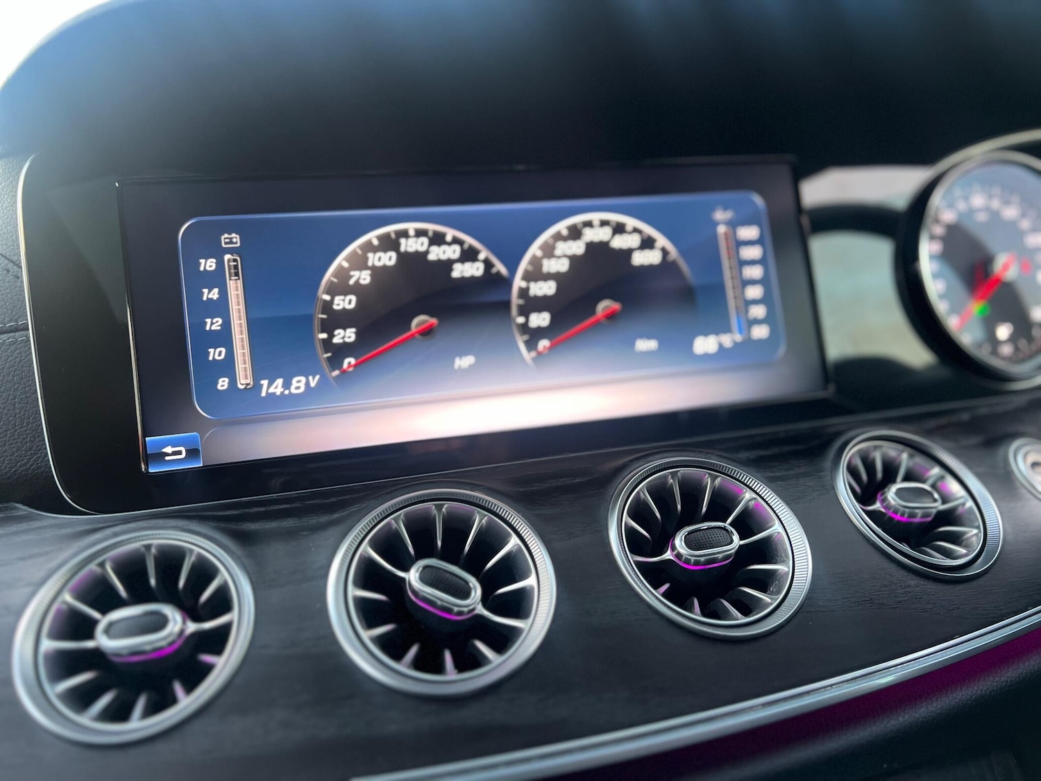 Used Mercedes-Benz E Class 2018 for sale - 76913865: Photo 37