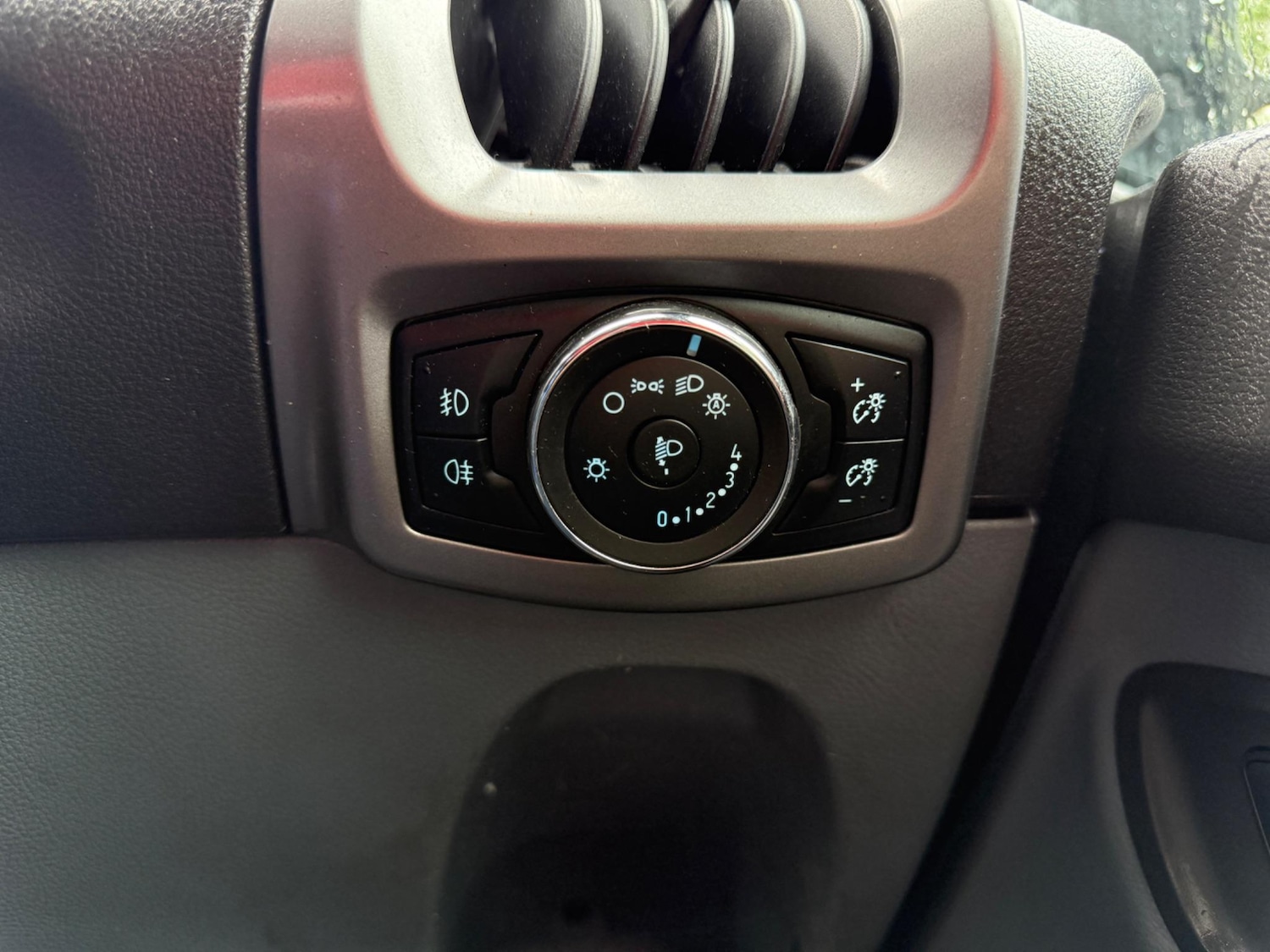 Used Ford Transit Custom 2017 for sale - 76122107: Photo 28