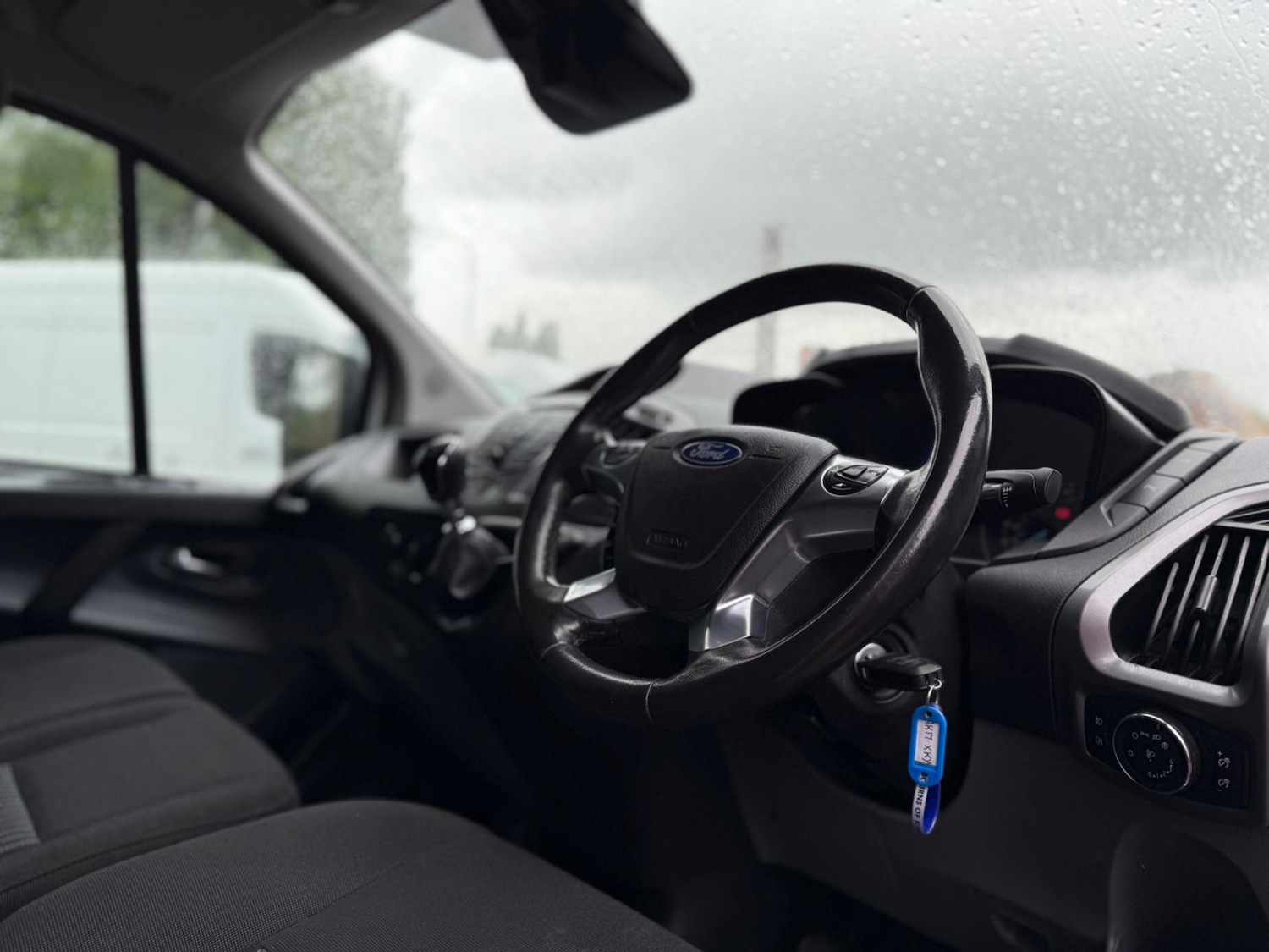 Used Ford Transit Custom 2017 for sale - 76122107: Photo 3