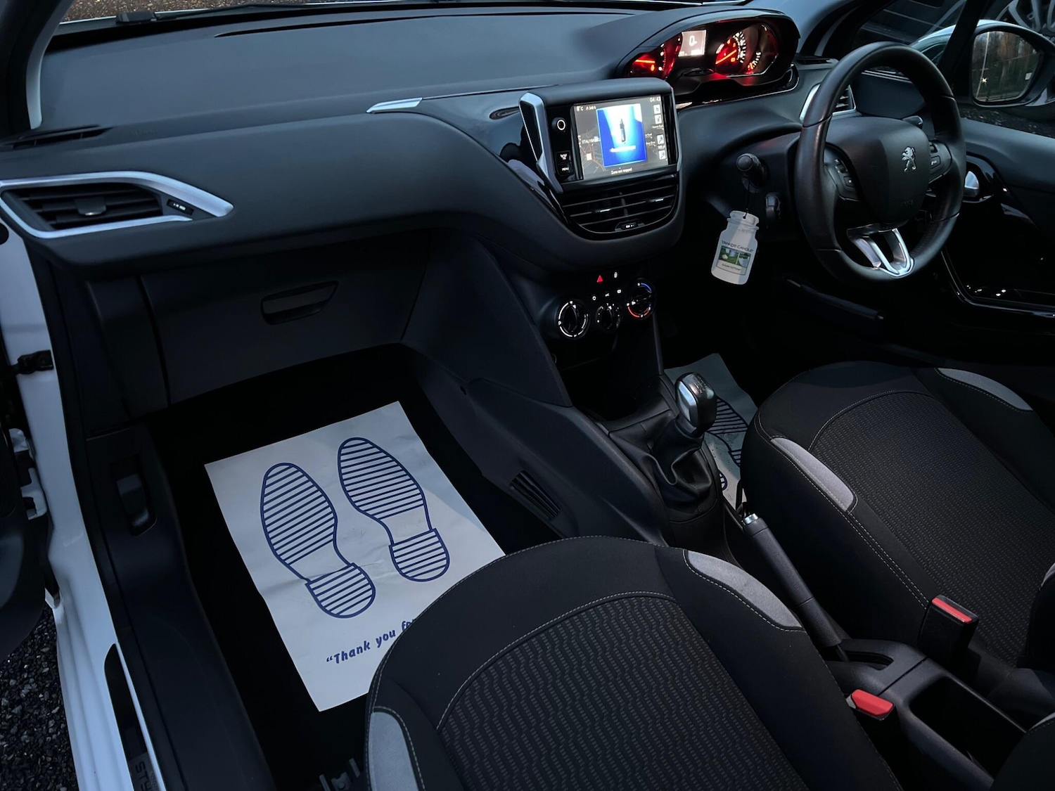 Used Peugeot 208 2014 for sale - 76714907: Photo 9