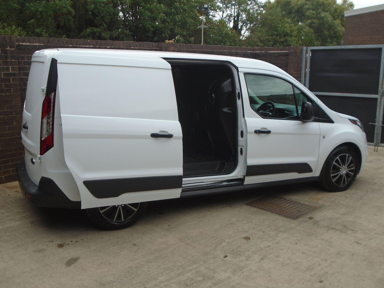 Used Ford Transit Connect 2017 for sale - 76993271: Photo 3