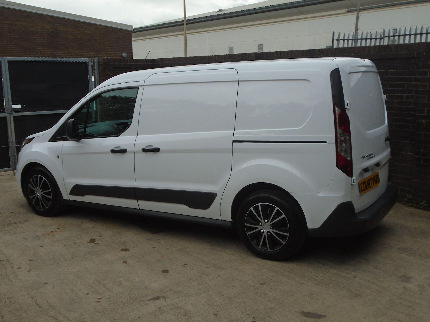 Used Ford Transit Connect 2017 for sale - 76993271: Photo 4