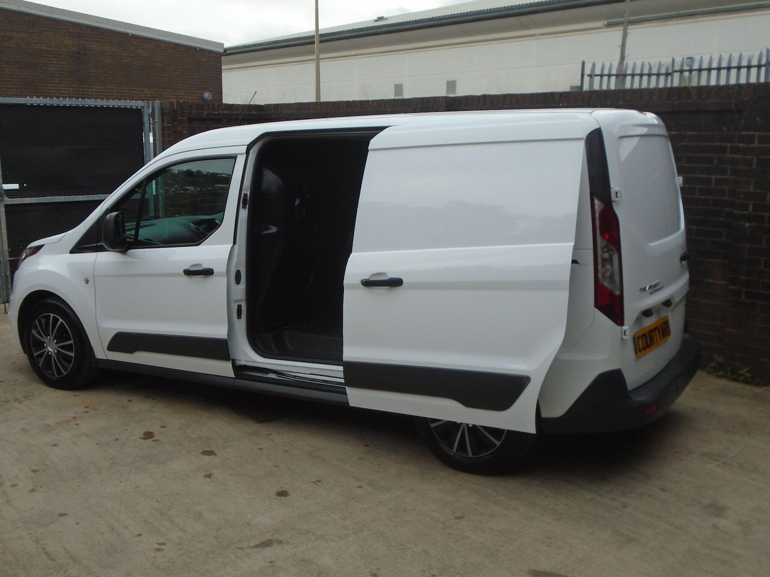 Used Ford Transit Connect 2017 for sale - 76993271: Photo 5