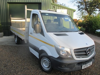 2015 (15) - 3.5t CDI 313 DROPSIDE FLATBED WITH TAIL LIFT. NO VAT