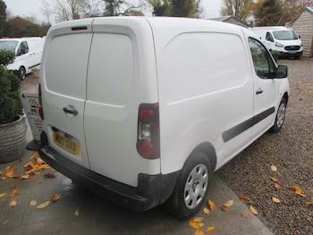 Used Peugeot Partner 2017 for sale - 76532309: Photo