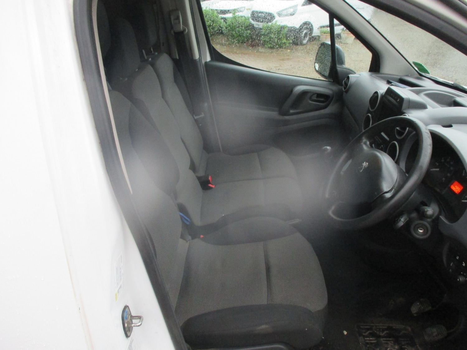 Used Peugeot Partner 2017 for sale - 76532309: Photo 5