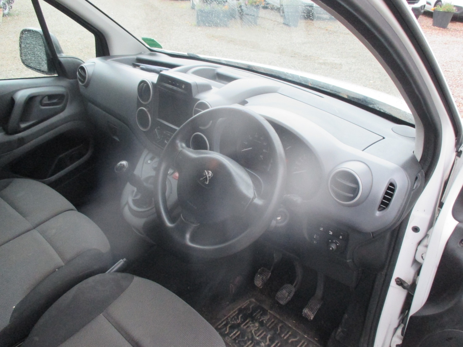 Used Peugeot Partner 2017 for sale - 76532309: Photo 6