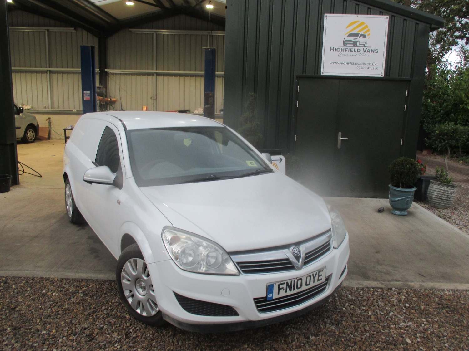 Used Vauxhall Astra Van 2010 for sale - 76452717: Photo 2