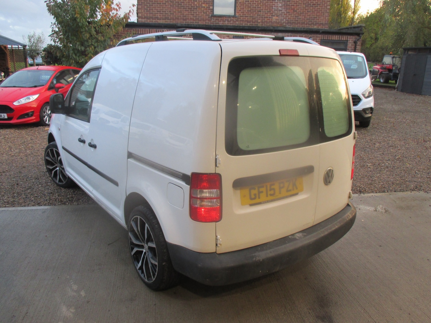 Used Volkswagen Caddy 2015 for sale - 76428439: Photo 4