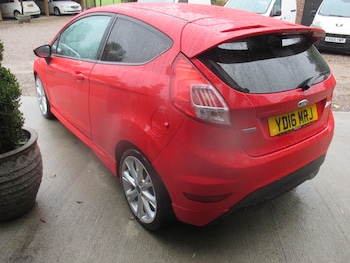 Used Ford Fiesta 2016 for sale - 75981809: Photo
