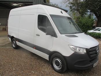 2021 (70) - 315 CDI 3.5t H2 L2 Progressive Van NO VAT