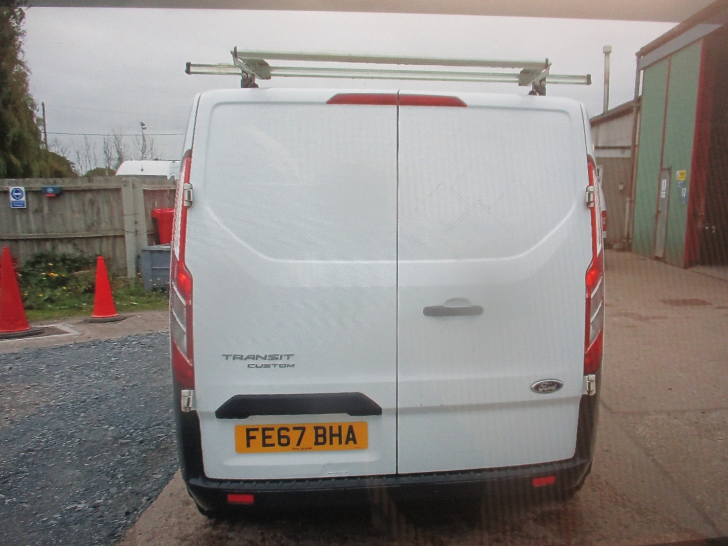 Used Ford Transit Custom 2017 for sale - 76276967: Photo 2