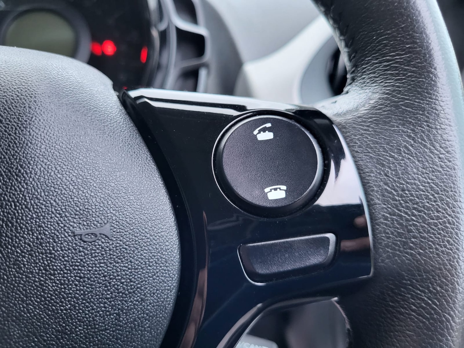 Used Peugeot 108 2015 for sale - 77103426: Photo 19