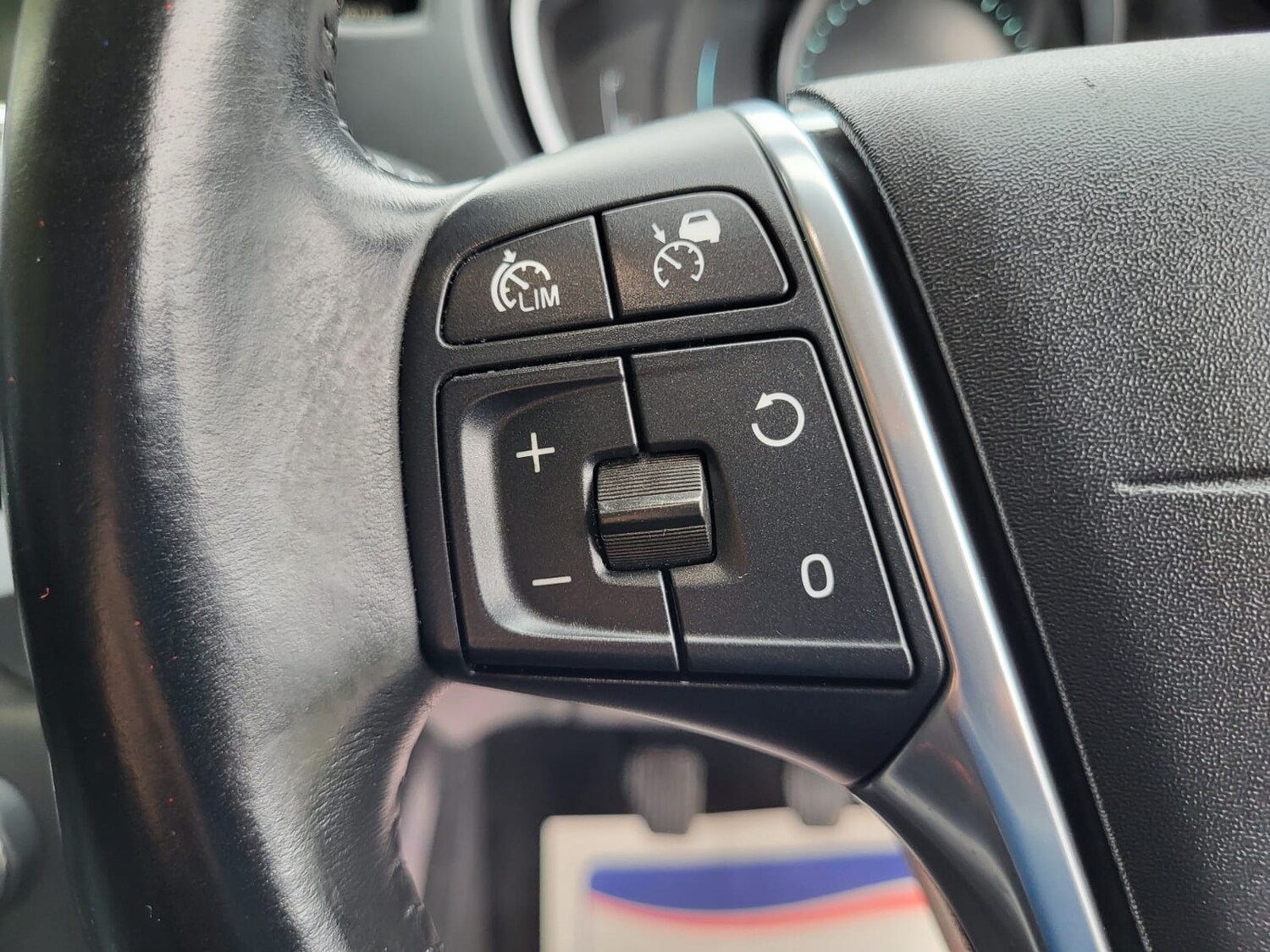 Used Volvo V40 2013 for sale - 77391883: Photo 19