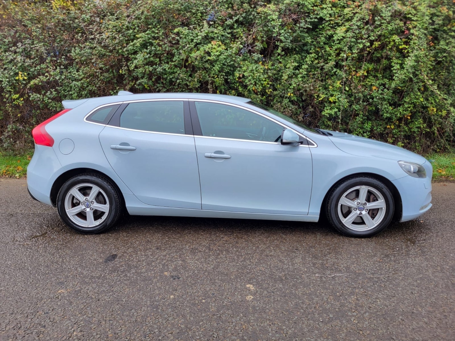 Used Volvo V40 2013 for sale - 77391883: Photo 2