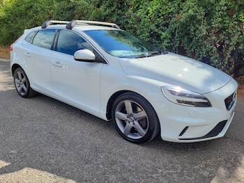 Used Volvo V40 2016 for sale - 79475100: Photo