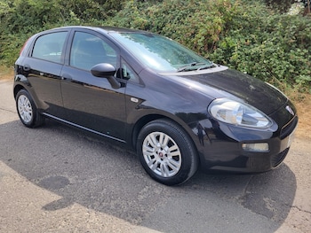 Used Fiat Punto 2015 for sale - 79308153: Photo