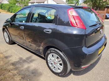 Used Fiat Punto 2015 for sale - 79308153: Photo