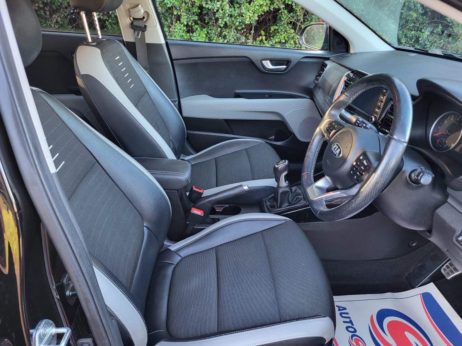 Used Kia Stonic 2018 for sale - 77103203: Photo 14