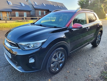 Used Kia Stonic 2018 for sale - 77103203: Photo