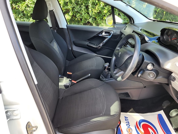 Used Peugeot 208 2013 for sale - 75641570: Photo 14