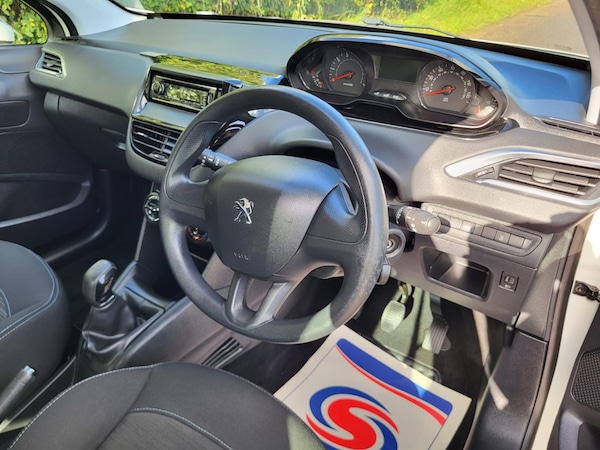 Used Peugeot 208 2013 for sale - 75641570: Photo 15