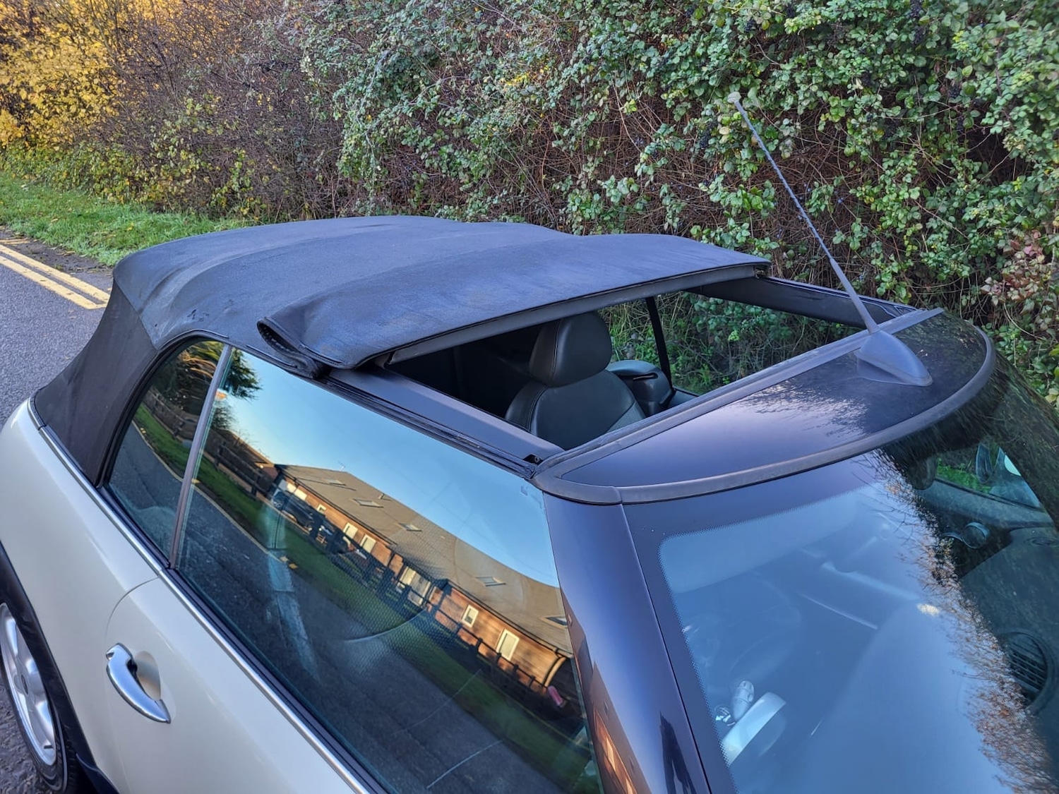 Used MINI Convertible 2006 for sale - 76799547: Photo 10