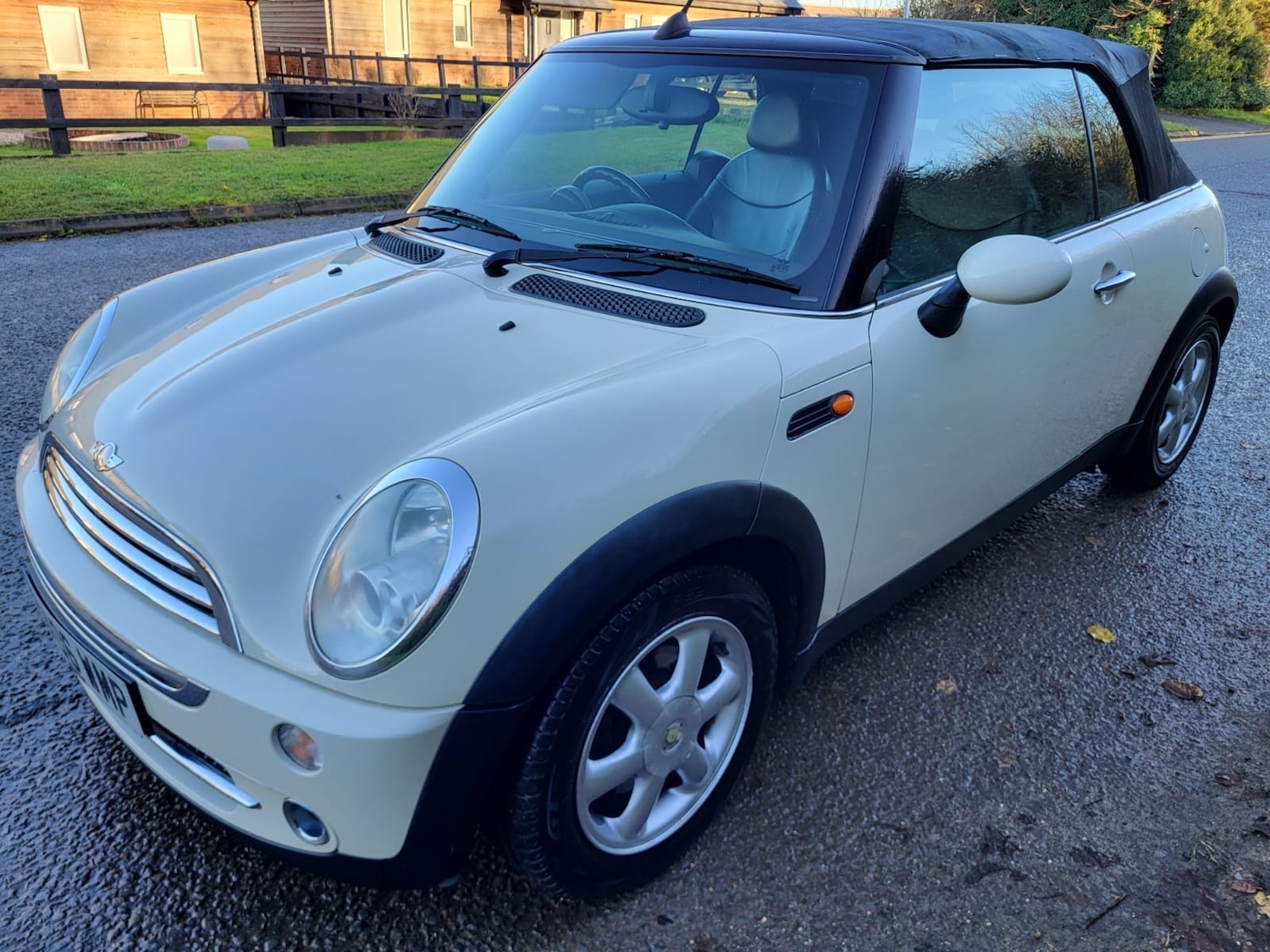 Used MINI Convertible 2006 for sale - 76799547: Photo 4