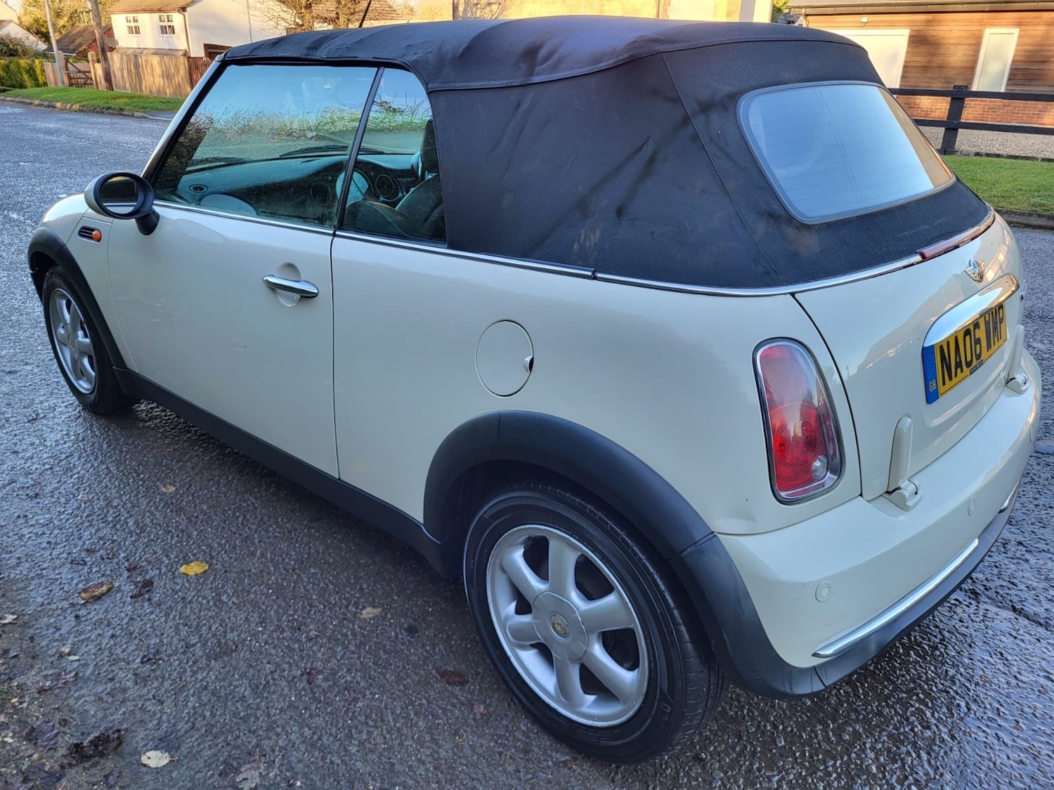 Used MINI Convertible 2006 for sale - 76799547: Photo 5
