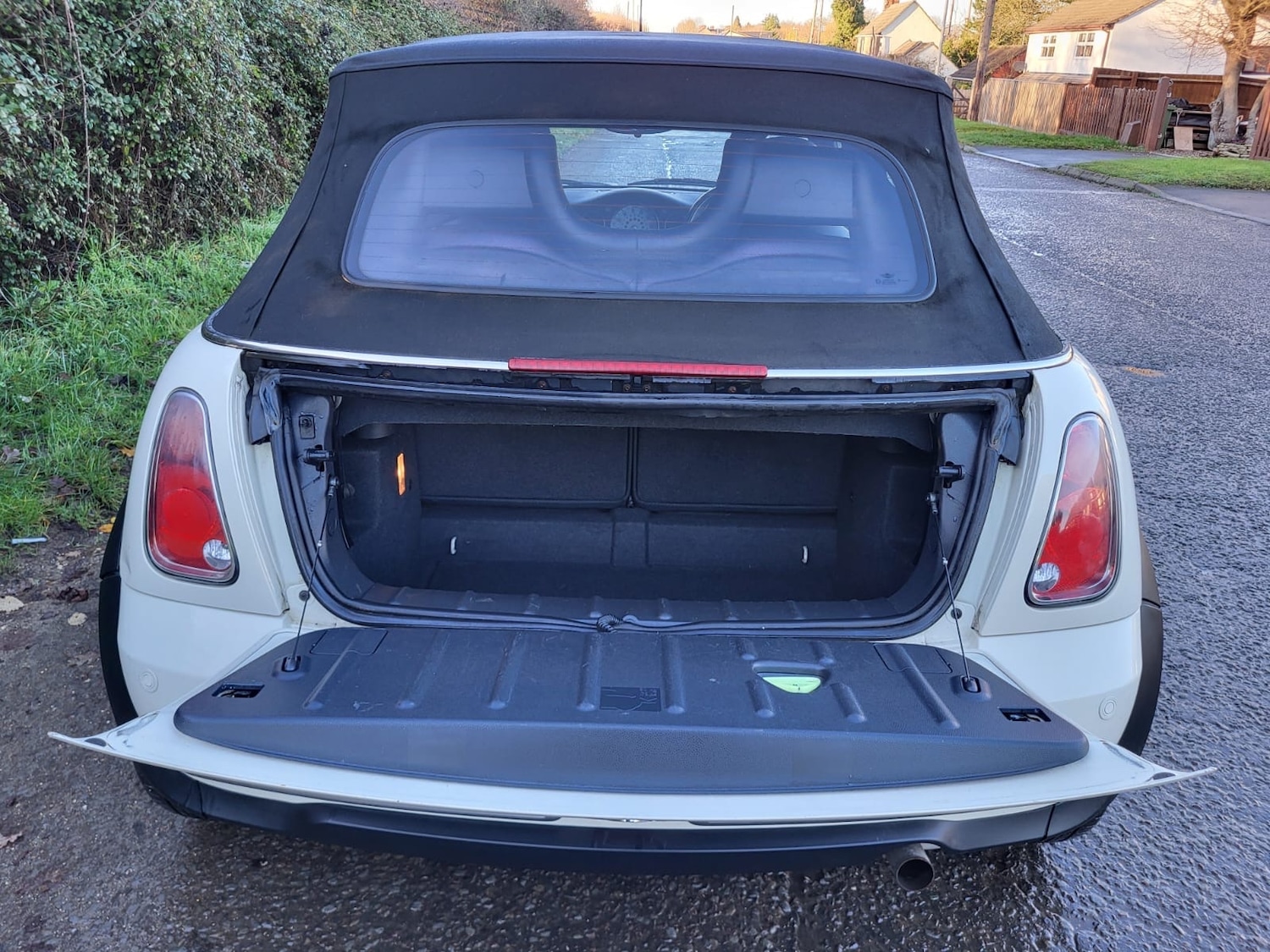 Used MINI Convertible 2006 for sale - 76799547: Photo 7