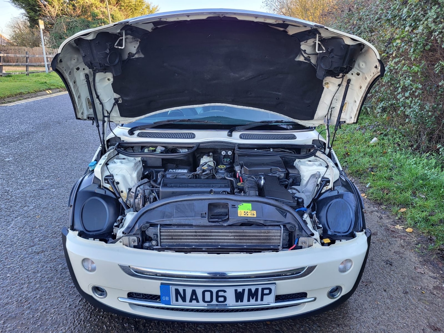 Used MINI Convertible 2006 for sale - 76799547: Photo 9