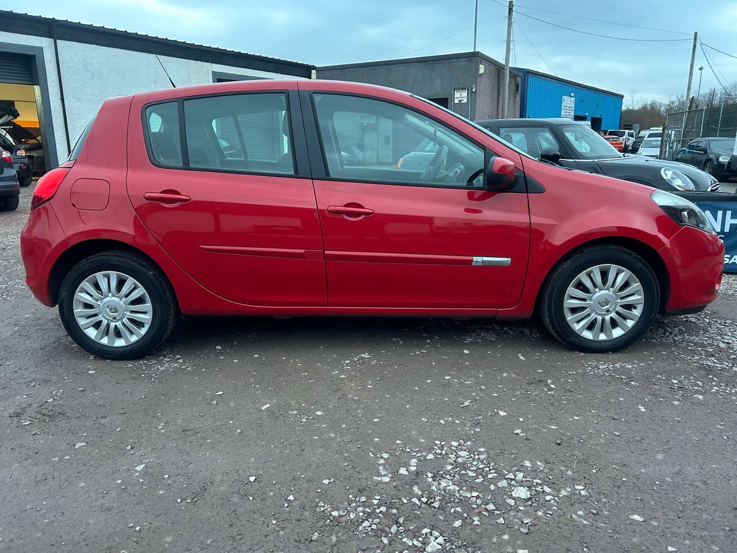 Used Renault Clio 2012 for sale - 77328596: Photo 2